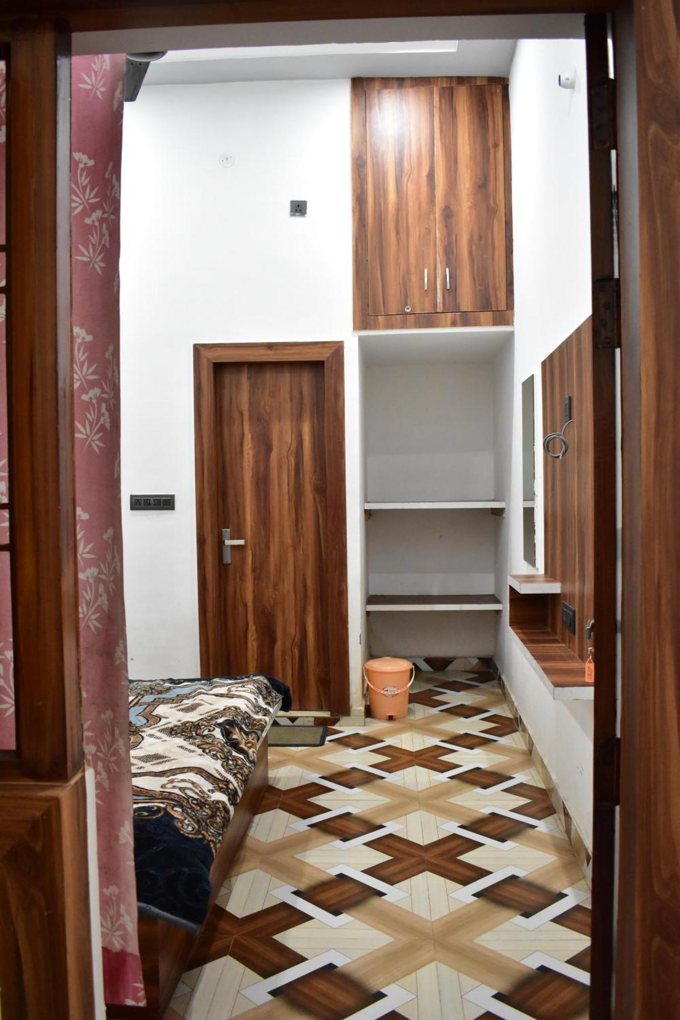 Hotel Rudra Residency Near Railway Station Mathura Exterior photo