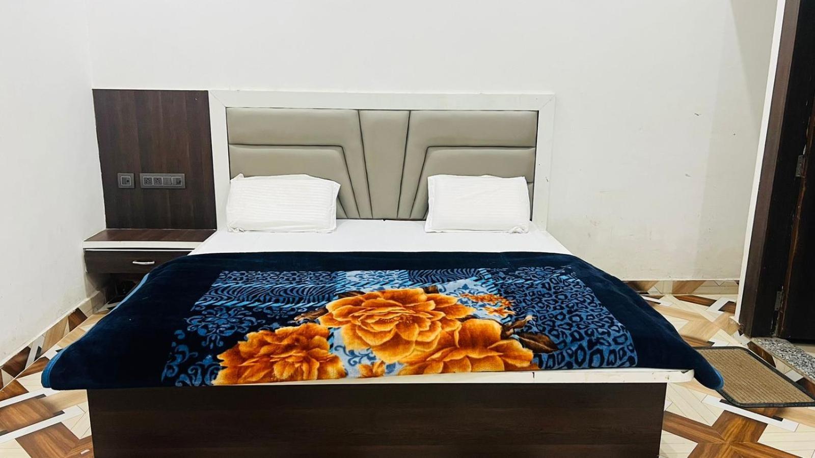 Hotel Rudra Residency Near Railway Station Mathura Exterior photo
